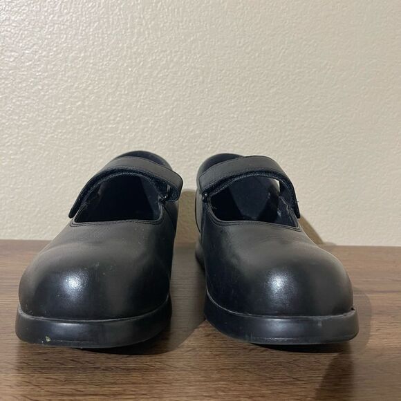 Sold  - Picture 4 of 8